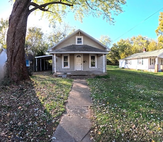 2227 N Lyon Ave, Springfield, MO 65803