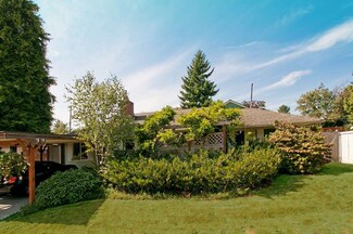 15525 10th Ave NE, Shoreline, WA 98155