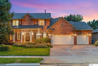 907 Woodland Ave, Papillion, NE 68046