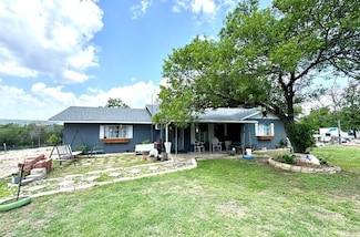 212 Way Dr, Ingram, TX 78025