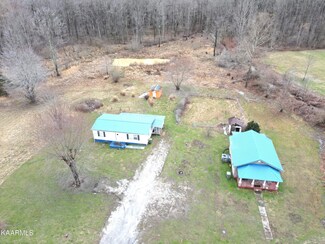 10305 Petros Hwy, Oliver Springs, TN 37840