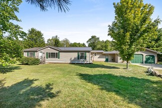 20370 Indian Dr, Paris, MI 49338