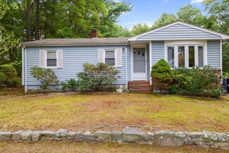462 Center St, Pembroke, MA 02359