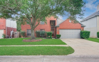 911 E Hampton Dr, Pearland, TX 77584