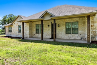 2743 Tokio Rd, West, TX 76691