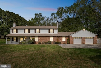 71 Clayton Park Dr, Glen Mills, PA 19342