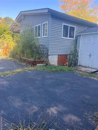 23 Davis Ln, South Fallsburg, NY 12779