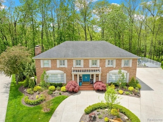 38383 Saddle Ln, Clinton Township, MI 48036