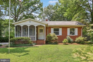 33 Pendleton Rd, Fredericksburg, VA 22405