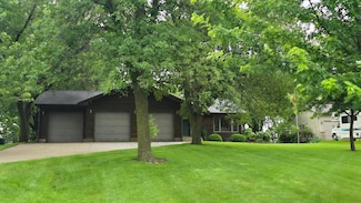 2145 Kenneth Dr, Albert Lea, MN 56007