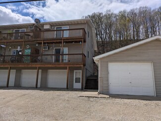 100 N 2nd St Unit E, Lansing, IA 52151