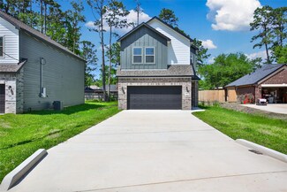 1452 Glen Oaks Dr, Conroe, TX 77385