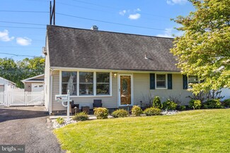 1200 Nancy Dr, Croydon, PA 19021