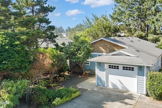 705 SE Jetty Ave, Lincoln City, OR 97367