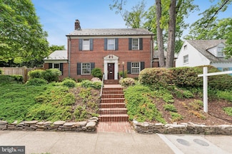 2312 S Joyce St, Arlington, VA 22202