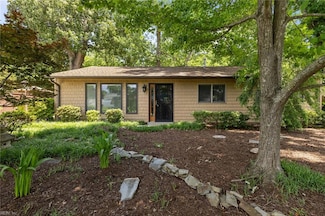 224 Iroquois Rd, Virginia Beach, VA 23462