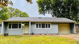 1533 SW 24th St, Topeka, KS 66611
