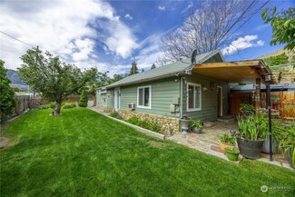 630 2nd St, Chelan Falls, WA 98817