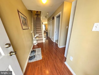 32 High Meadows Dr, Sicklerville, NJ 08081