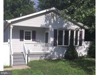 113 N King St, Magnolia, NJ 08049