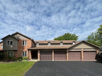 985 West Ct Unit D, Naperville, IL 60563