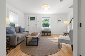 11 Middle St, Georgetown, MA 01833