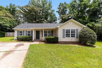 522 Klondike Ln, Charlotte, NC 28216