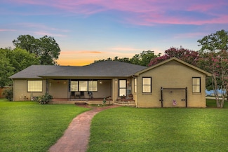 2007 Cates St, Bridgeport, TX 76426