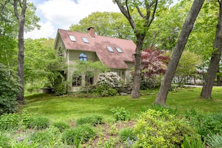 298 Ocean Ave, Kennebunkport, ME 04046