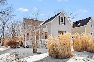 806 E D St, Belleville, IL 62220