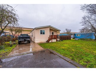 1415 S Bertelsen Rd Unit 2, Eugene, OR 97402