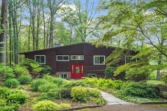 171 Mount Airy Rd W, Croton On Hudson, NY 10520
