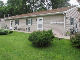 205 N Line St, South Whitley, IN 46787
