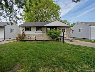 24625 Hayes Ave, Eastpointe, MI 48021