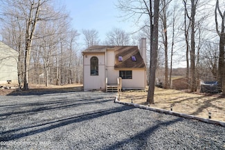 2103 Rosemont Dr, Tobyhanna, PA 18466