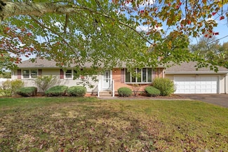 11 Williams Rd, North Branford, CT 06471