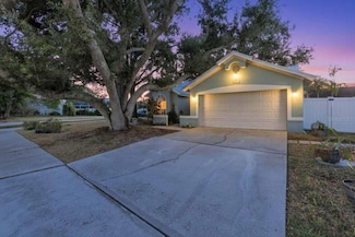 510 45th St E, Bradenton, FL 34208