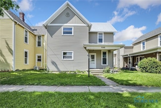 446 Center St, Findlay, OH 45840
