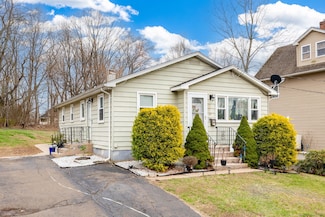 47 Graveline Ave, Meriden, CT 06451