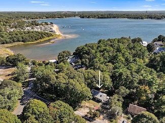 901 Head of The Bay Rd, Buzzards Bay, MA 02532