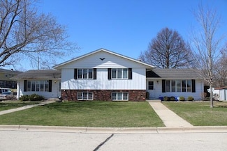 941 Midwood Dr, Burlington, WI 53105