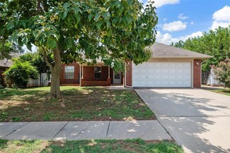 1816 SE 15th St, Moore, OK 73160