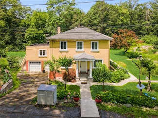 123 Pleasant Rd, Lake Peekskill, NY 10537