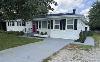 1612 Sebring St NW, Huntsville, AL 35816