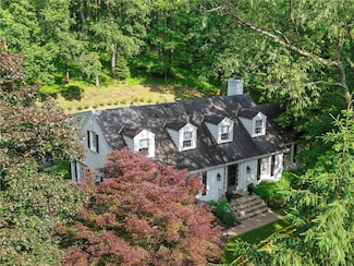306 Wildberry Rd, Pittsburgh, PA 15238
