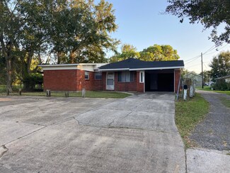 1102 Tucker Ave, Pascagoula, MS 39567