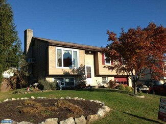 5 Shay Ln, Oley, PA 19547