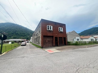 372 Michigan Ave, Smithers, WV 25186