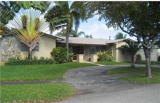 1861 NE 211th St, Miami, FL 33179
