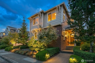 3913 W Briarcliff Ln, Seattle, WA 98199
